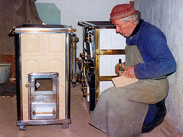 Kachľové pece prenosné, originál tradičná technológia kvalitného-najzdravšieho sálavého tepla.