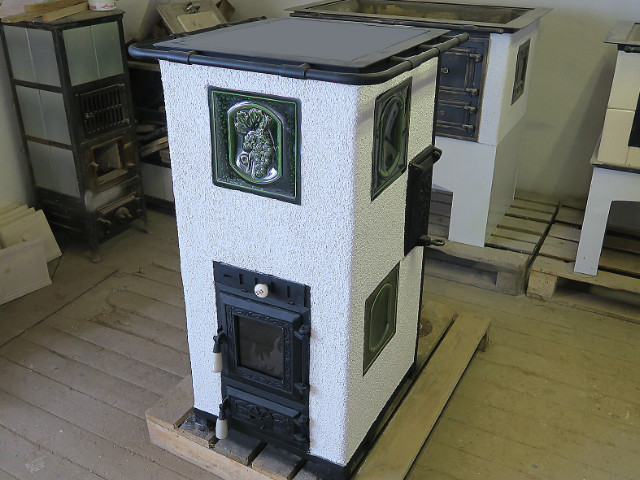 pp017-Pec „Jirouš“ kde je aj vrchná nakladacia šachta, z dôvodu väčšej dávky paliva