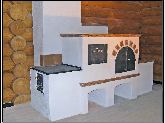 Šporák s pecou na chlieb, v reštaurácii pri Trenčianskych Stankovciach stavané v roku 2002
