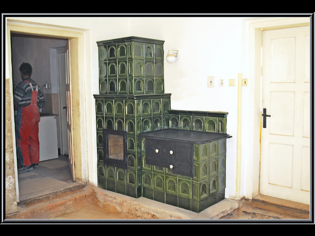 Kuchyňský šporák stolový so sálavou pecou na Prostrední Bečve, stavané asi v roku 2005