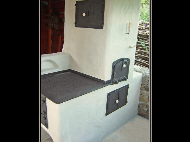 Šporák omietaný, stavaný v Banskej Bystrici, rok 2011