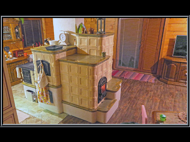 Šporák (vľavo) spojený s originál tradičnou pecou, realizácia pri Bytči Petrovice u pána Ohrádku