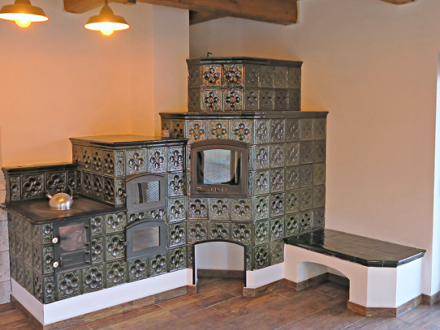 Šporák s pizzou na chlieb, stavaný Lutiše Žilina