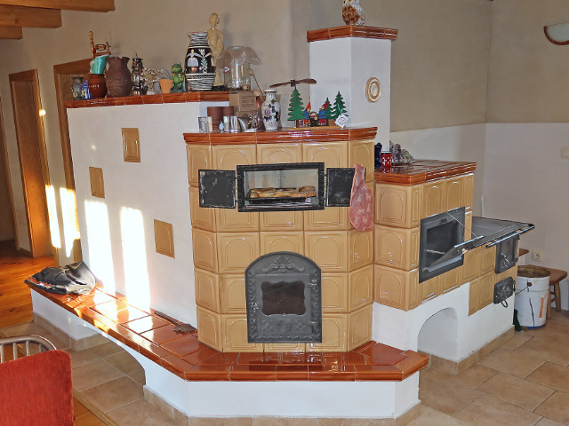 Šporák s originál sálavou pecou, u Ing. Hrica Nová Lehota pri Handlovej