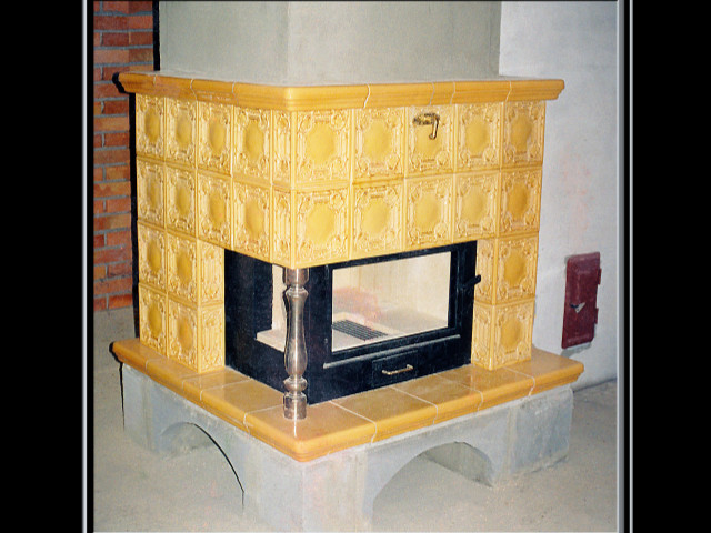 Krb ľavoúhly, stavaný v Selciach pri Banskej Bystrici, rok 1996