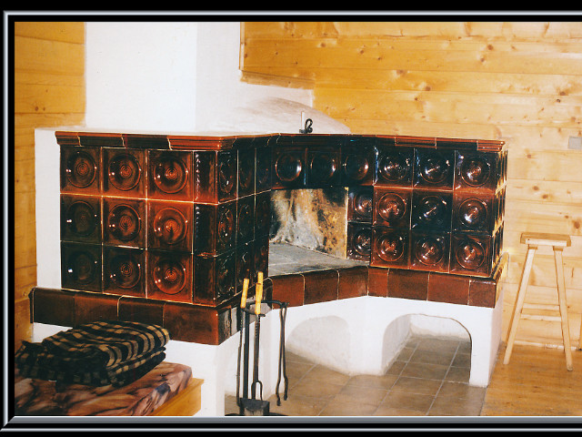 Krb otvorený - kachľový, v reštaurácii Jánošíkov dvor v Zázrivej, rok 1999