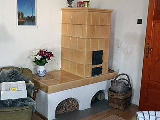 Pec originál sálavá, stavaná v roku 1994 v Podbrezovej, fotografované v roku 2010