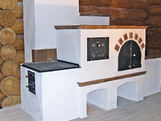 Šporák s pecou na chlieb, v reštaurácii pri Trenčianskych Stankovciach stavané v roku 2002