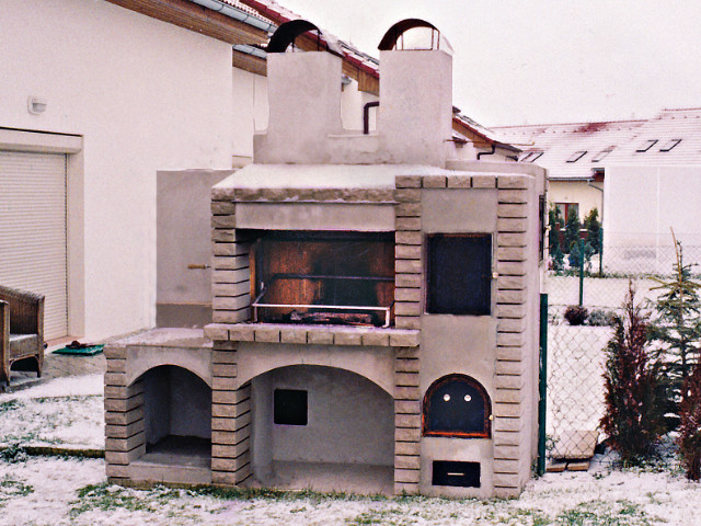 Stavba záhradného krbu, stavaný v Prahe, Průhonice, rok 1993