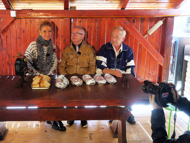 ... a následná „okoštóvka“ pečených jedál...